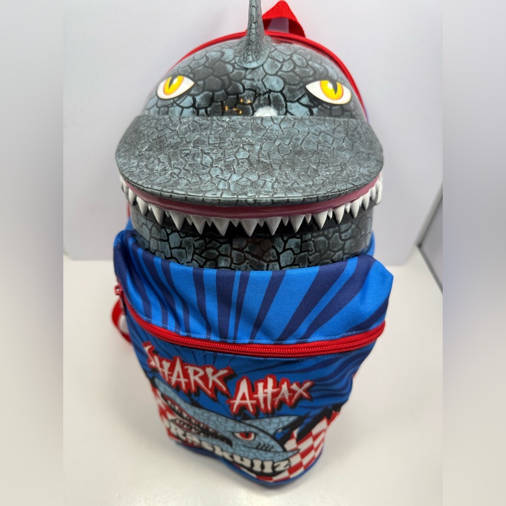 Children's 3D Raskullz Shark Attax Backpack